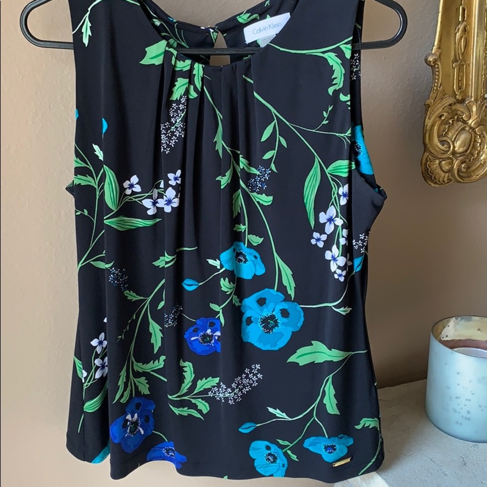 Like new Calvin Klein flowy top size PL